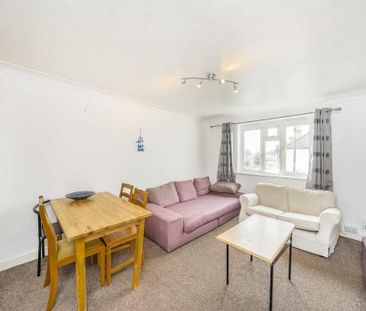 3 bedroom flat to rent - Photo 2