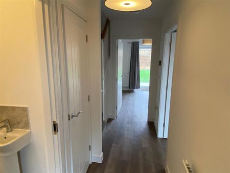 3 bedroom end of terrace house to rent - Photo 4