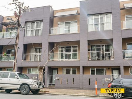 3/112 Gilbert Street, Adelaide - Photo 2
