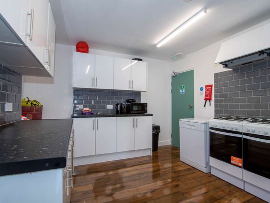 Old Tovil Road Room 3 - Photo 1