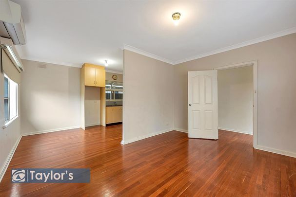 WELL-PRESENTED FAMILY HOME IN CONVENIENT LOCATION - Photo 1