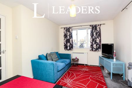 studio to rent Armoury Road, London, SE8 - Photo 2