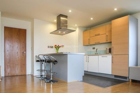2 bedroom flat to rent - Photo 3