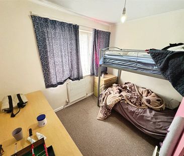 3 bedroom house to rent Frobisher Close, Huntingdon, PE29 - Photo 2