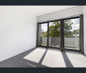 Peaceful one-bedroom loft-style apartment - Photo 3