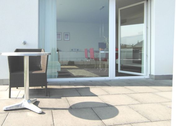 Moderne 2.5-Zimmer-Wohnung in ruhiger Panoramalage von Richterswil - Photo 1