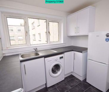 3 bedroom flat to rent - Photo 4