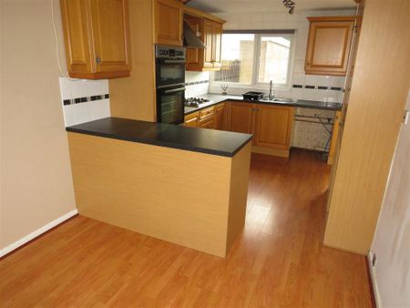 3 bedroom terraced house to rent - Photo 4