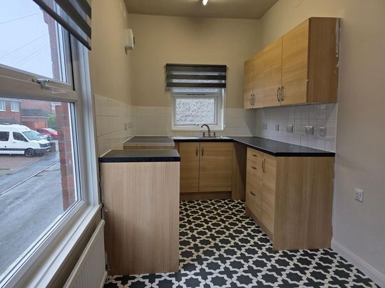 3 bedroom flat to rent - Photo 1