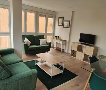 Piso de alquiler en Calle Paz, la, Alameda - Photo 2