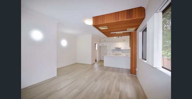 Renovated 2 Bedroom Townhouse!! - Photo 1