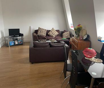 2 bedroom flat to rent - Photo 3