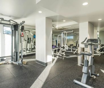 “Fully Furnished Studio with carpark, storage cage and stunning views” - Photo 3