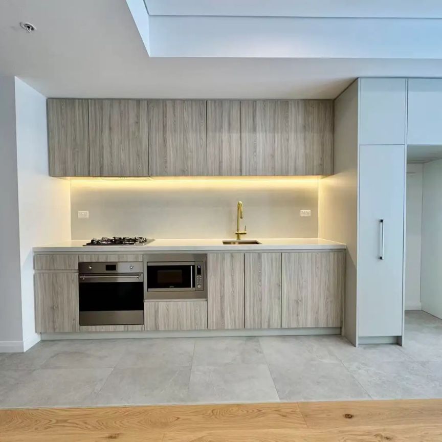 “Brand New One-Bedroom Apartment with Oversized Balcony For Lease” - Photo 1