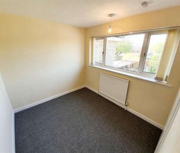 St. Giles Close, Kettering, Northants, NN15 - Photo 6