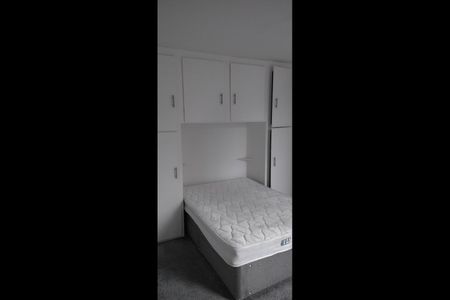 1 Bed Flat, Polygon Road, M8 - Photo 2