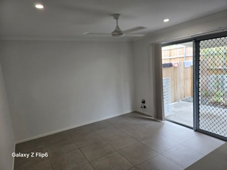 GREAT LOCATION, NEWLY CONSTRUCTED, LUXURY, ULTRA MODERN 4 Bedroom ,2 Bathroom Townhouses Renting in Runcorn - Photo 2