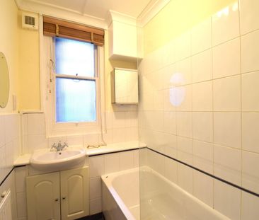 Room in a Shared Flat, Lymington Mansions, NW6 - Photo 6