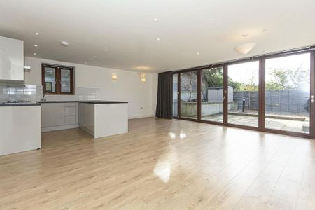 2 bedroom detached house to rent - Photo 3