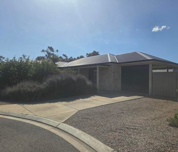 Charming 3-Bedroom Home in an Excellent Location - Photo 3