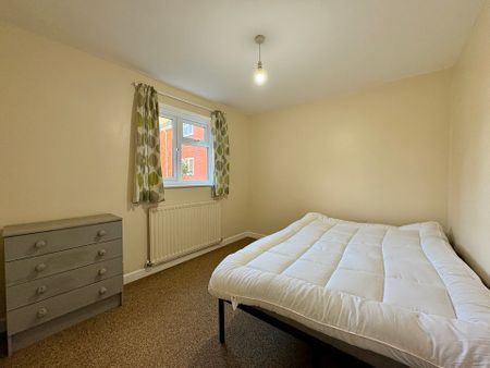 2 bed apartment to rent in Bodenham Road, Hereford - Photo 3