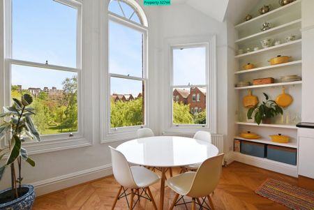 3 bedroom flat to rent - Photo 4