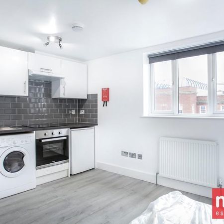 Studio to rent - Photo 3