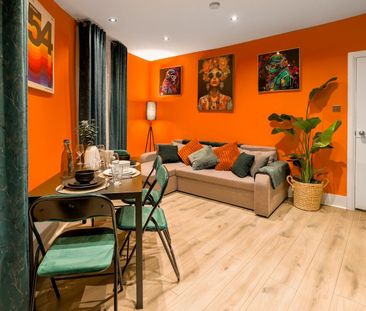 4 Bed Semi-Detached House, Hackney Road, E2 - Photo 2