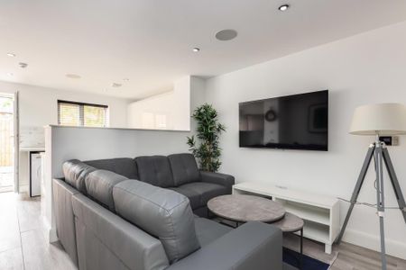 5 bedroom house to rent - Photo 2