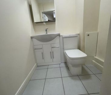 2 bedroom end of terrace house to rent - Photo 5