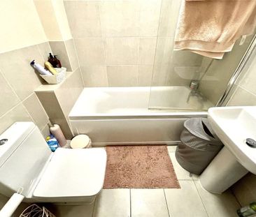 Robinia Court, 3 Wellington Road, Bournemouth, Dorset, BH8 - Photo 5