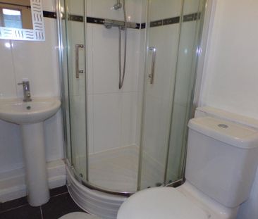 2 bedroom apartment to rent - Photo 6