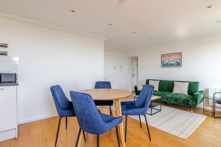 Saint Stephen's Gardens - Photo 3