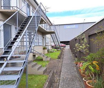 Cosy 1 bedroom in Upper Hutt CBD - Photo 3
