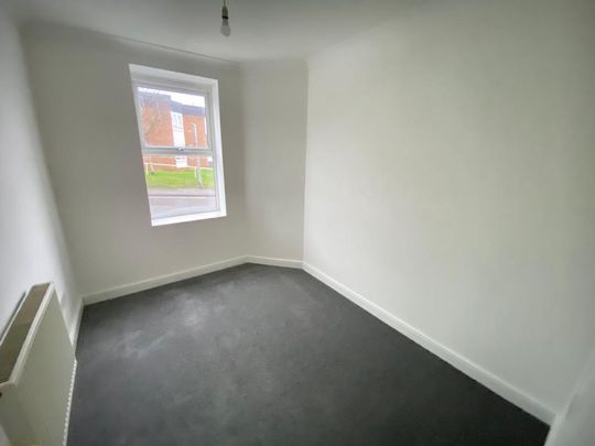 2 bedroom ground floor flat to rent - Photo 1