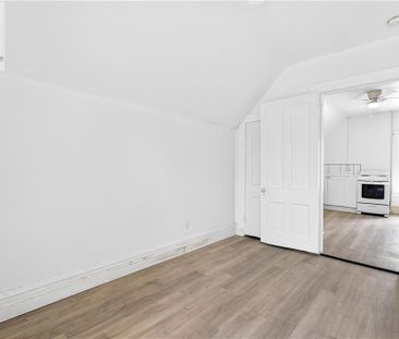 15 WARNOCK Street Unit# Upper, Cambridge, Ontario, N1R2A7 - Photo 4