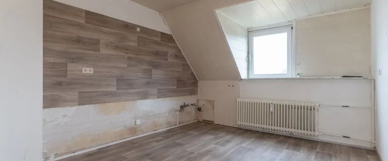 Ca. 51 m² große 2-Zimmer-Dachgeschosswohnung mit Tageslichtbad in Hagen-Eilpe - Photo 1