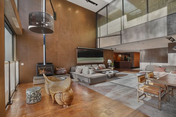 An Elegant Family Home in the Heart of Kensington - Photo 1