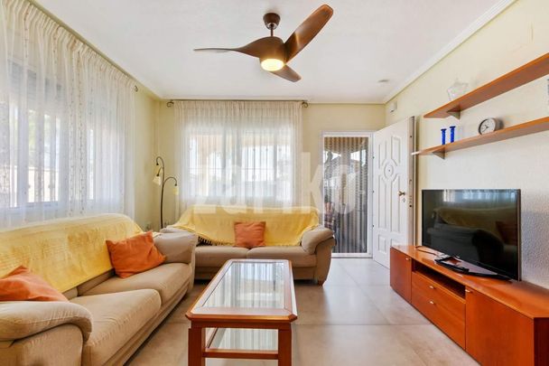 Chalet for rent in Torre de la Horadada - Photo 1