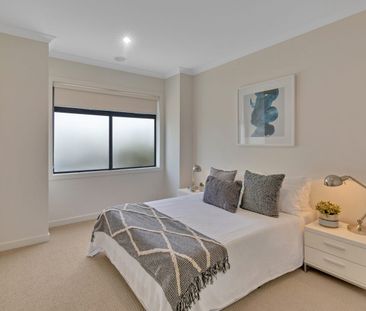 Modern Unfurnished 4-Bedroom Townhouse with Spacious Living & Priva... - Photo 5