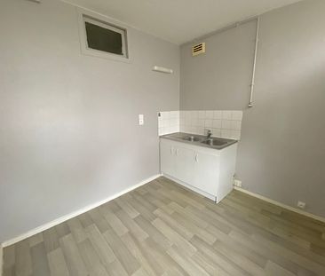 Location - Appartement T2 - 44 m² - Grand-Charmont - Photo 4