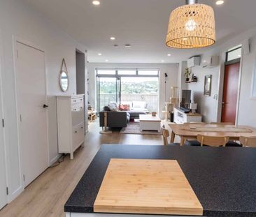 Upmarket three-bedroom home in Johnsonville - Photo 1