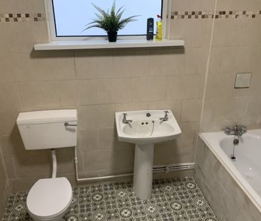 13 Malone Road, Apartment 1, Belfast BT9 6RT - Photo 6