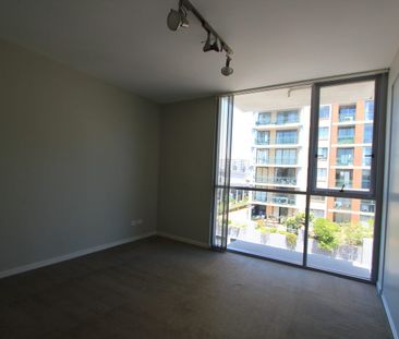 Prime Location Living - Photo 4