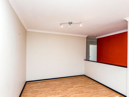 **Charming 4-Bedroom Home for Rent in Clarkson ** - Photo 5