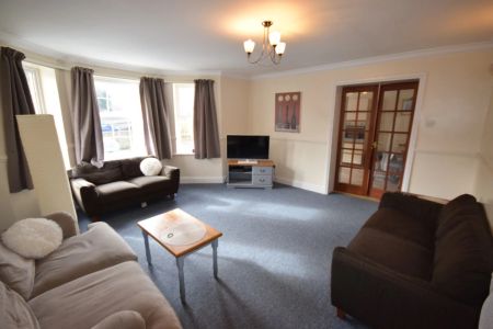 To Rent Queens Road, Westbourne, Bournemouth, BH2 £1,190 pcm Tenancy Info - Photo 4