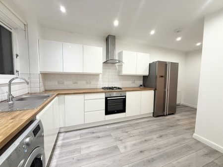 Stirling Drive, Glasgow, G74 - Photo 3