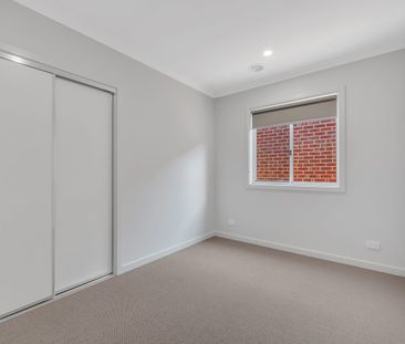 14 Brushton Street, Manor Lakes, Vic 3024 - Photo 5