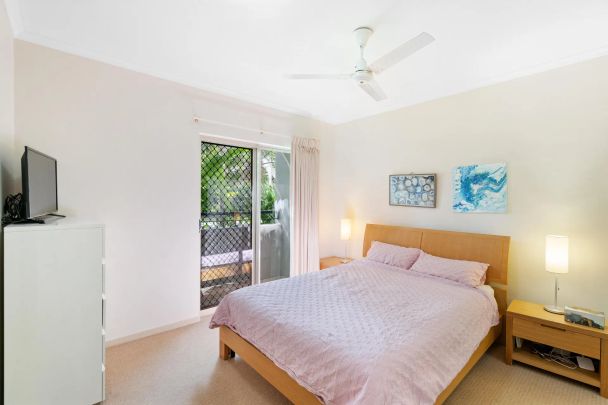 Stylish, furnished 1 bedroom apartment with pool view - Photo 1