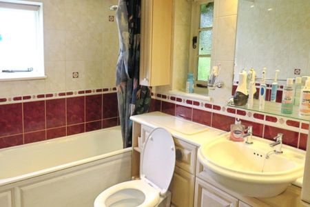 Stonebridge Lane - Photo 2